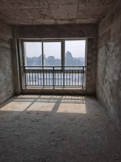 天泰花园 3室 132.76㎡ 23万 毛坯