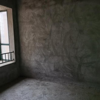 龙城庄园 3室 137㎡ 105万 毛坯