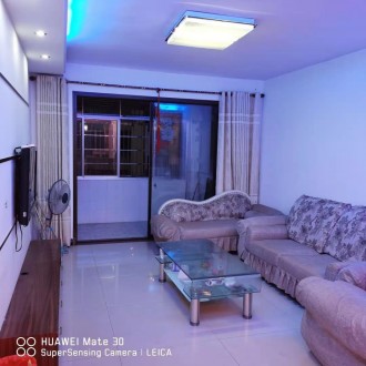 振龙山庄 3室 108㎡ 88万 精装修 急售