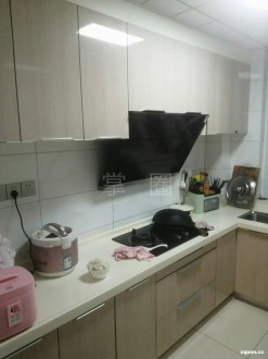 振龙山庄中间层 3室 107㎡ 87.8万 精装修带杂物间