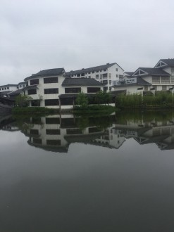 烟雨江南 3室 105㎡ 88万 精装修