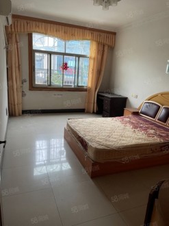 翰林院店面一间三层140㎡ 89万 精装修