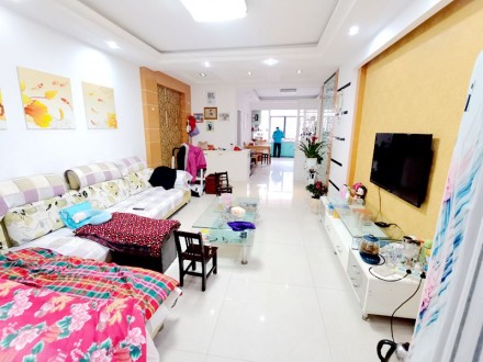 天泰花园 3室 130㎡ 118万 精装修