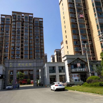 学士府邸好楼层 3室 120㎡ 107.8万 毛坯带杂物间