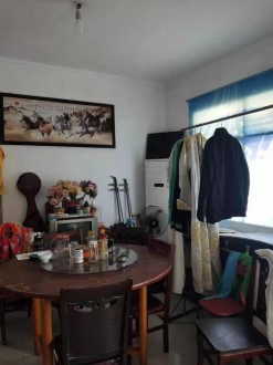 凤仪山庄 3室2厅1卫，有院子 120㎡ 103,8万 精装修
