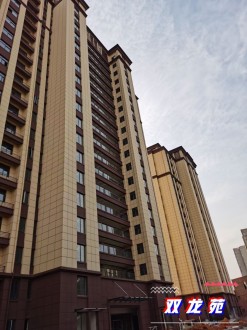 双龙苑 3室 115㎡＋车位 96.8万