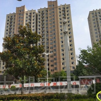 龙山南苑黄金楼层 131㎡ 毛坯带车位和杂物间  125万