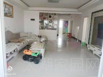 天龙景园， 3室， 2厅，2卫，134㎡ ，115万， 精装修含车库