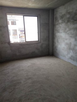 晋湖家园 3室 145㎡ 135万 毛坯带车位带杂物间