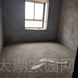 双龙苑 3室 145㎡  毛坯带车位 115.8万