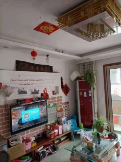 老城东湖苑好楼层3室 105㎡ 精装修带车库  63.8万