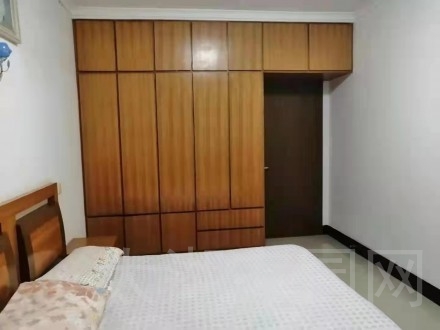建安公司5楼 3室 113㎡ 82万 精装修带杂物间