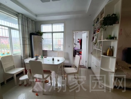 新小新校区隔壁 4室 148㎡  精装修 7000元一平米