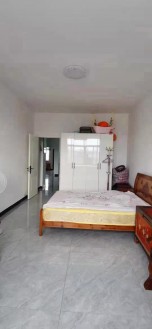 龙安小区框架房中间层 3室 126㎡ 81.8万 精装修