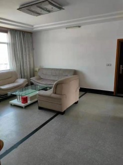 建安公司 3室 113㎡  精装修带杂物间 81.8万