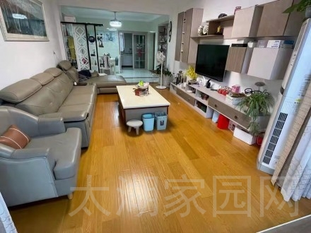 普贤花园中间层 3室 132㎡ 精装修带大杂物间 127.8万