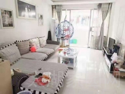 文苑花园 3室 104㎡ 93,8万 精装修带杂物间