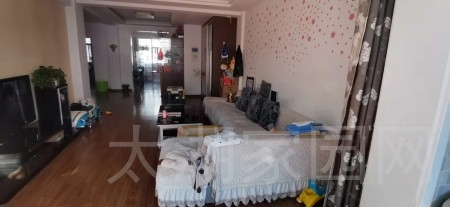 天泰花园 3室2厅2卫 126㎡ 102万 精装修