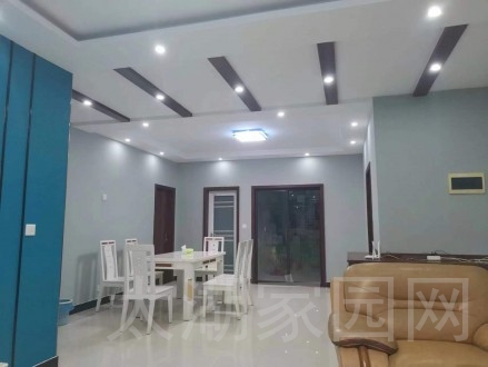 金色家园 3室 122㎡+杂物间， 102.8万