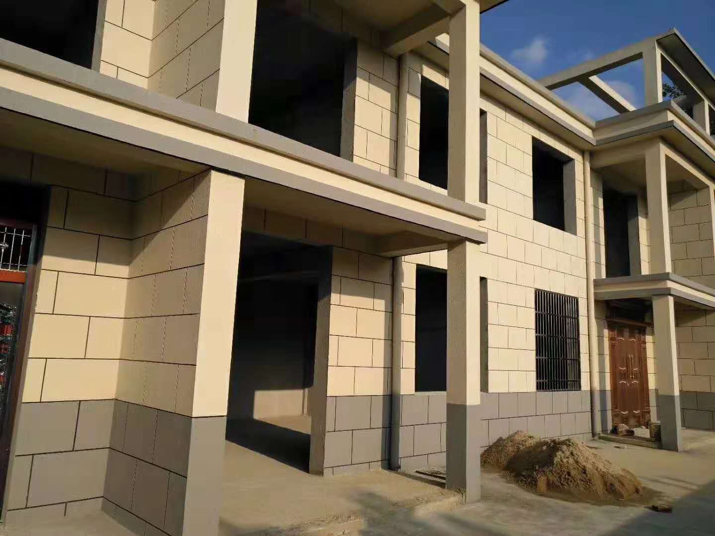龙成庄园旁2间2层128万出售