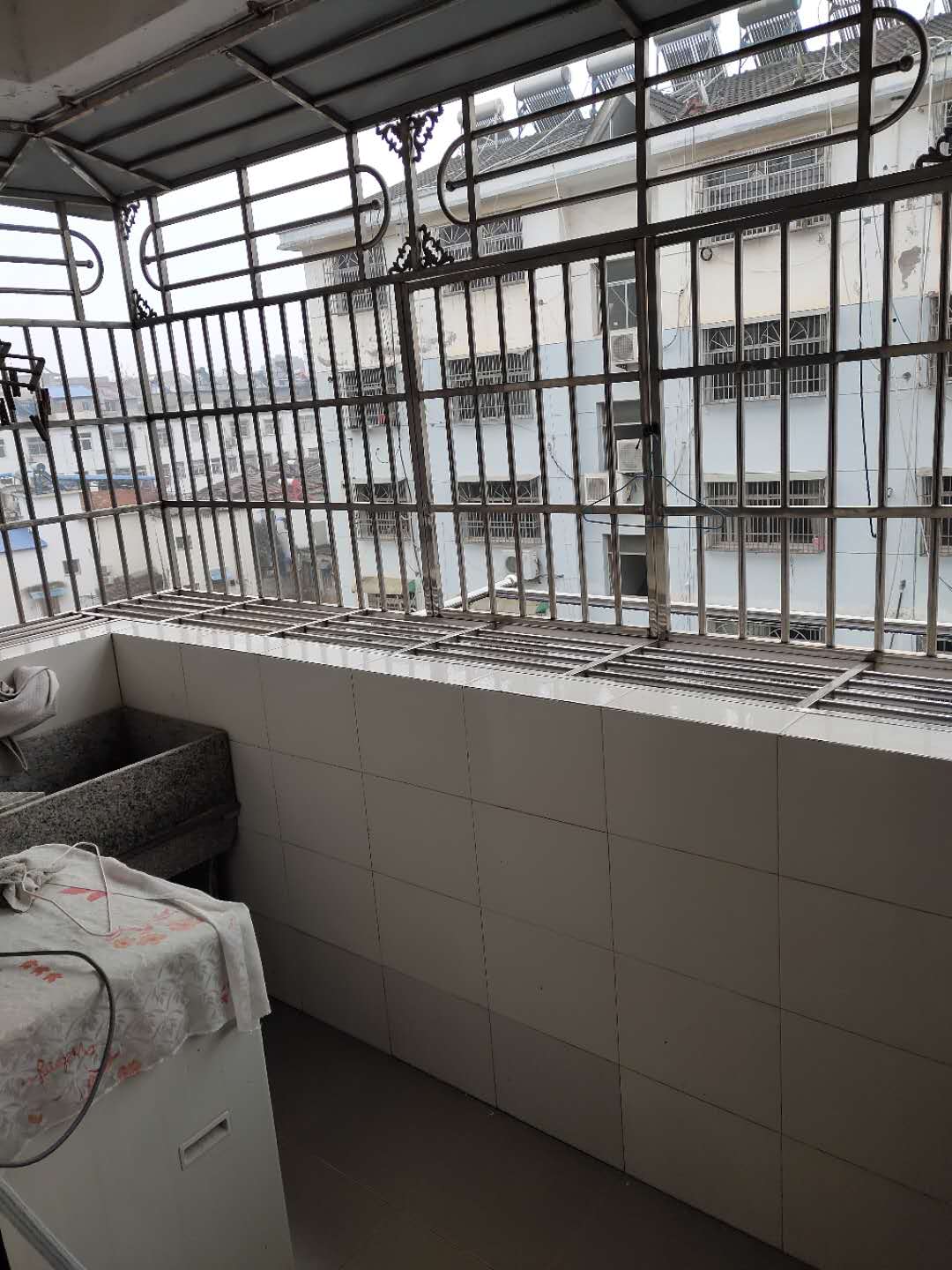 天龙新村4楼精装带杂物间有钥匙随时看房