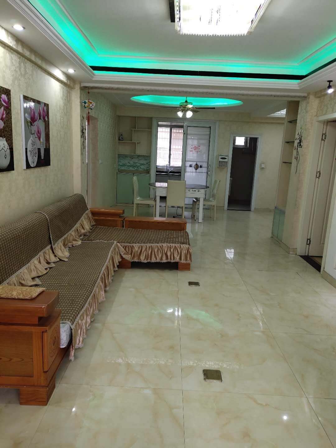 玉龙华府120平方带杂物间