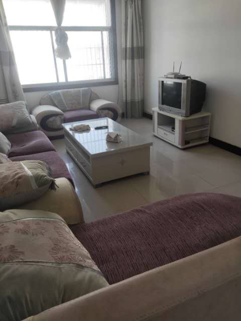 天龙新村4楼105平方精装修68.8万出售