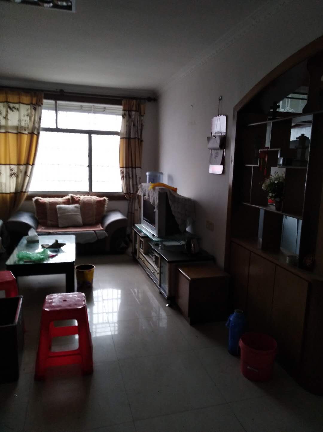 天龙新村4楼105平方精装修67.8万出售