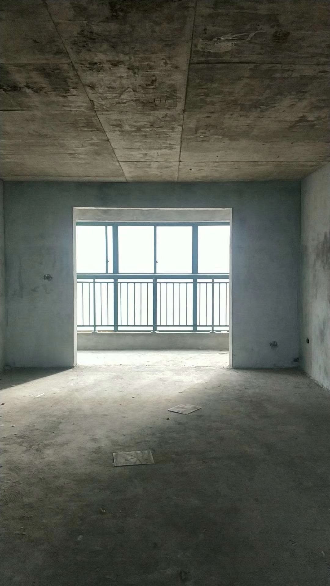 龙城庄园毛坯房带杂物间