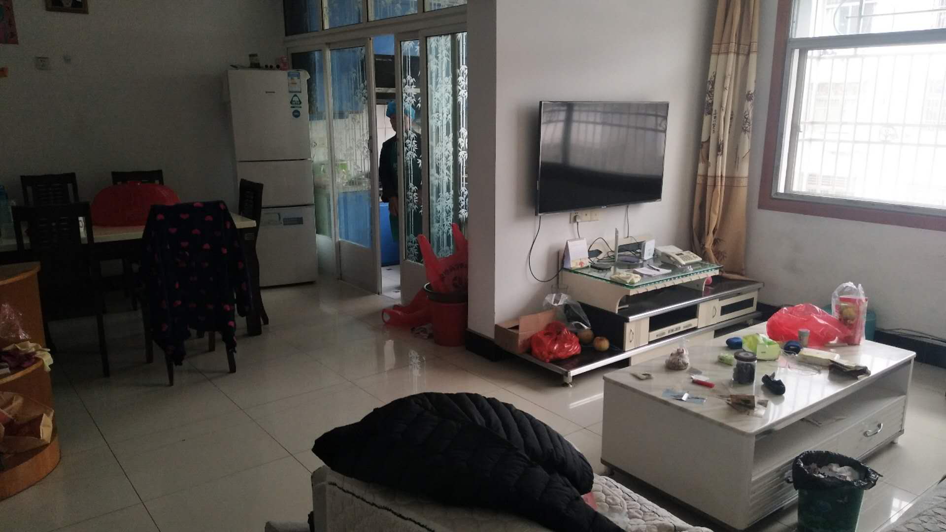 天龙新村中层105平方精装带车库76.8万