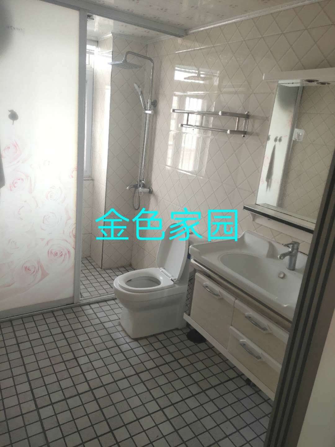 金色家园电梯房5楼精装，证齐全可按揭，看房谈价