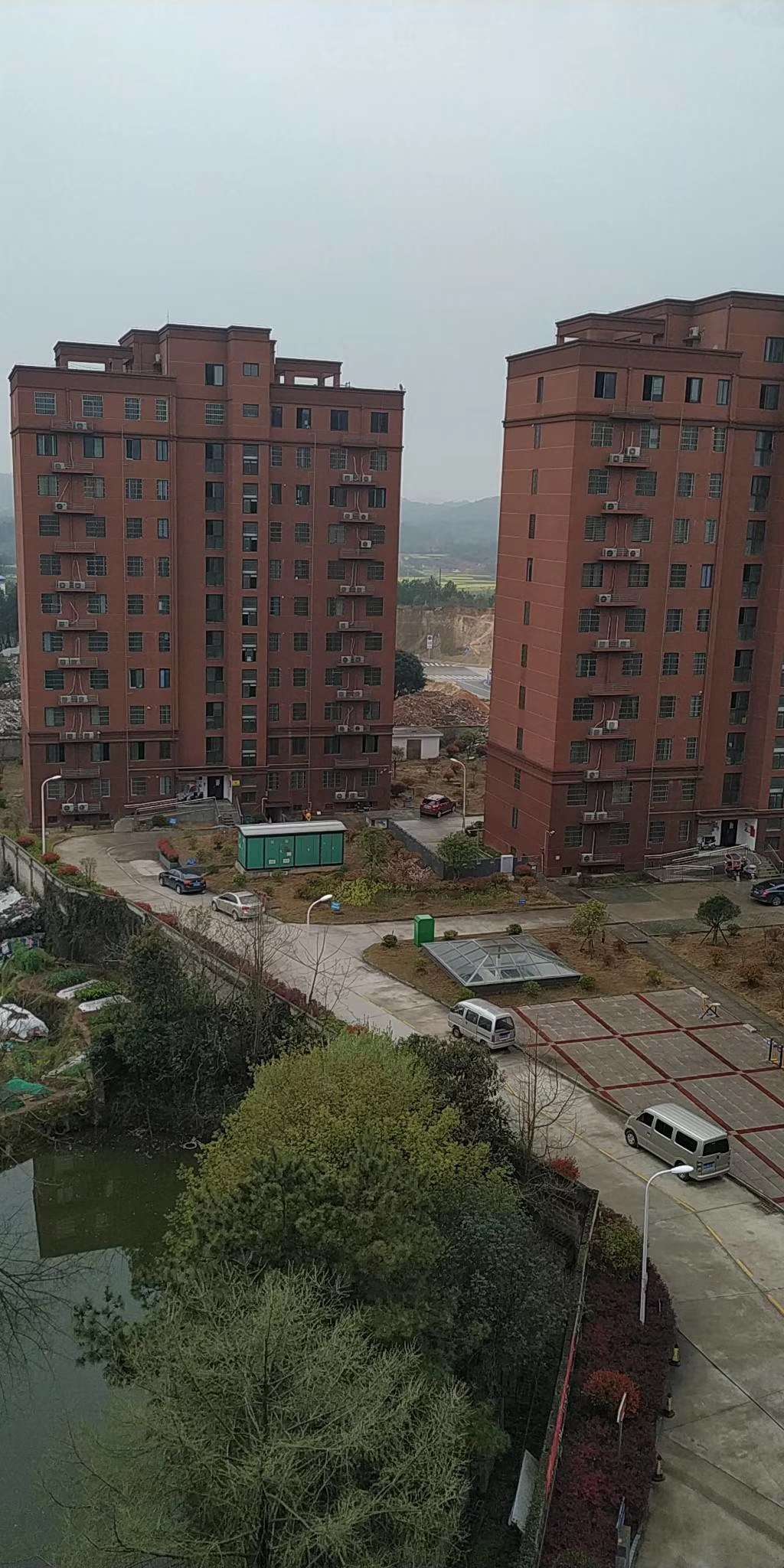 幸福家园  8楼123㎡ 86.8万元