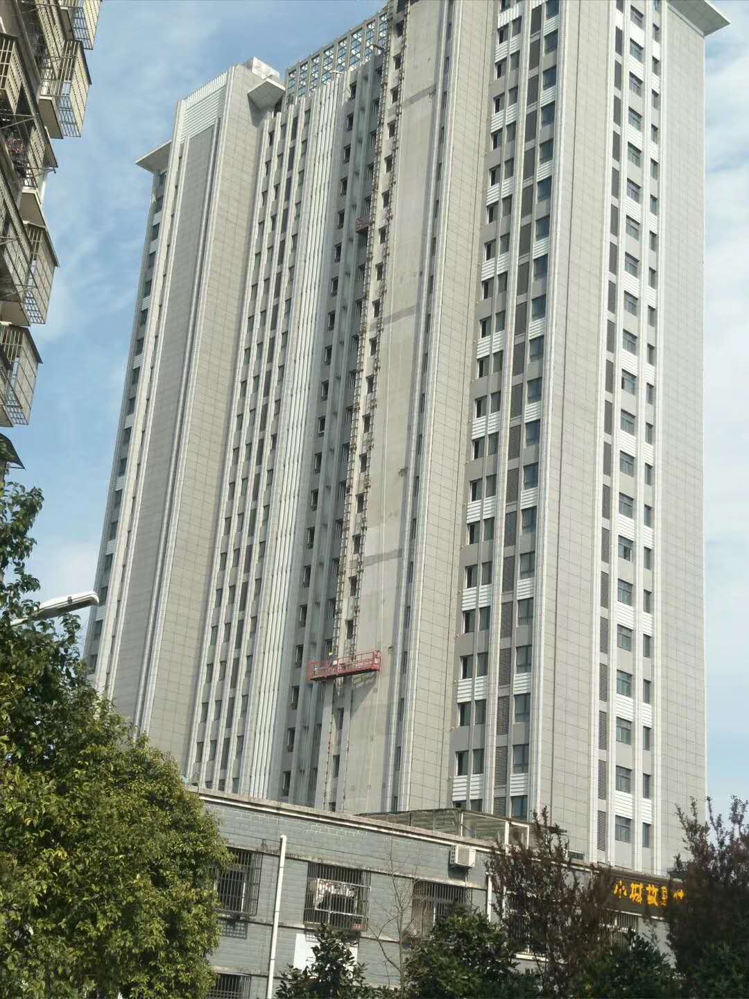 财富广场 107㎡毛坯72万元