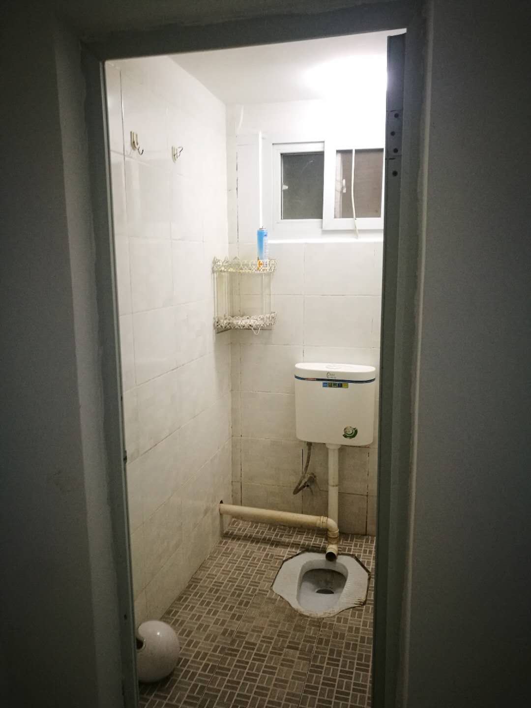 龙山步行街地下室  40㎡ 500元/月