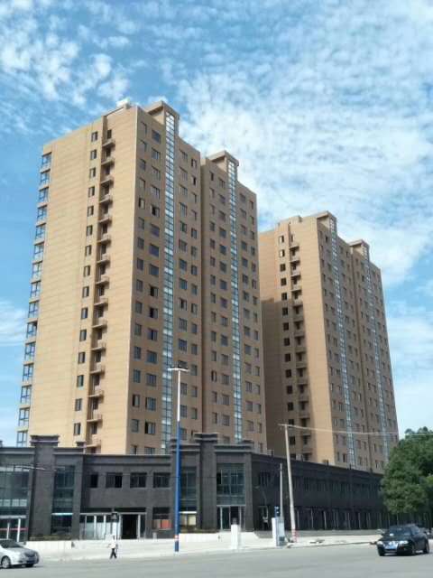 幸福家园  8楼124平方毛坯房87万出售