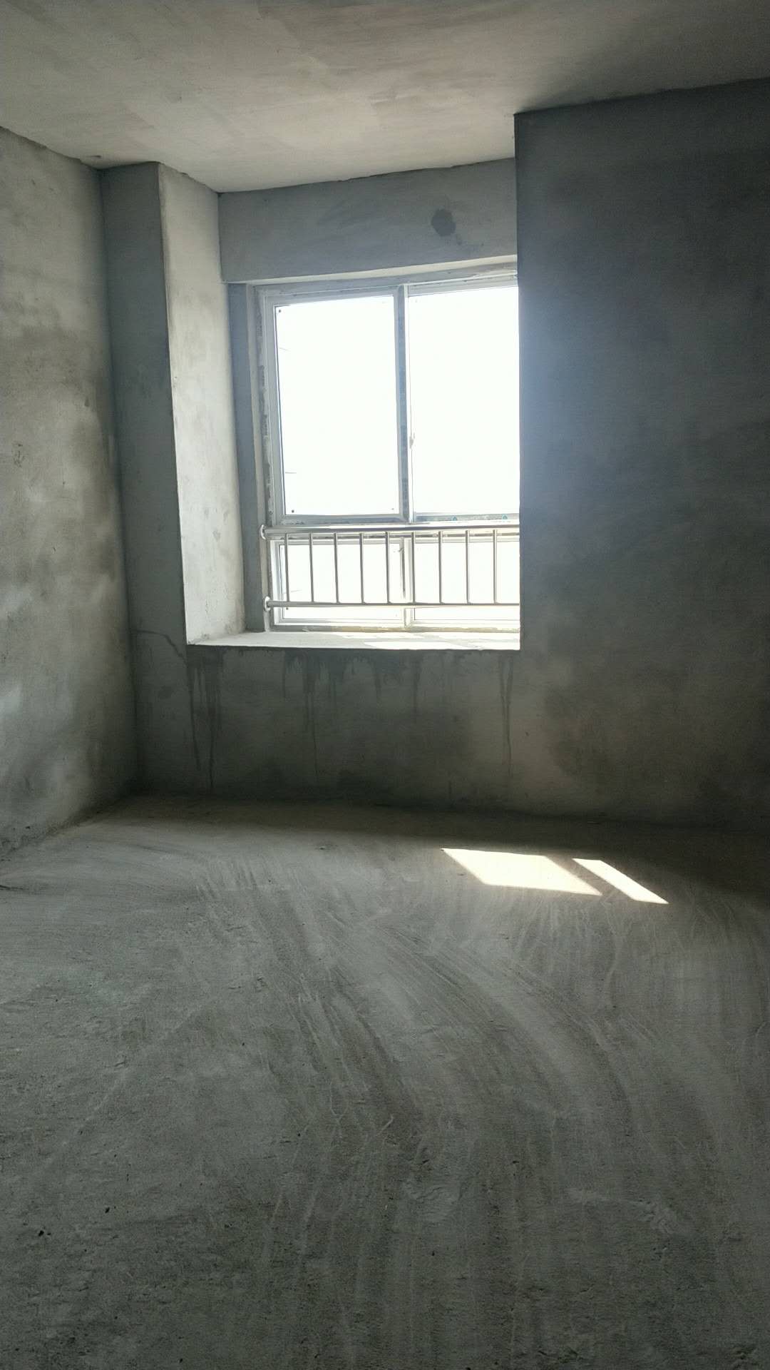 晋湖家园3楼134平米毛坯96万  134㎡ 96万元