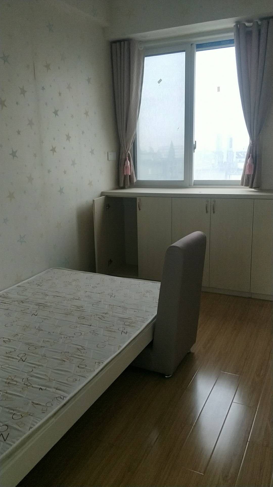 天成大厦  118㎡ 95万元