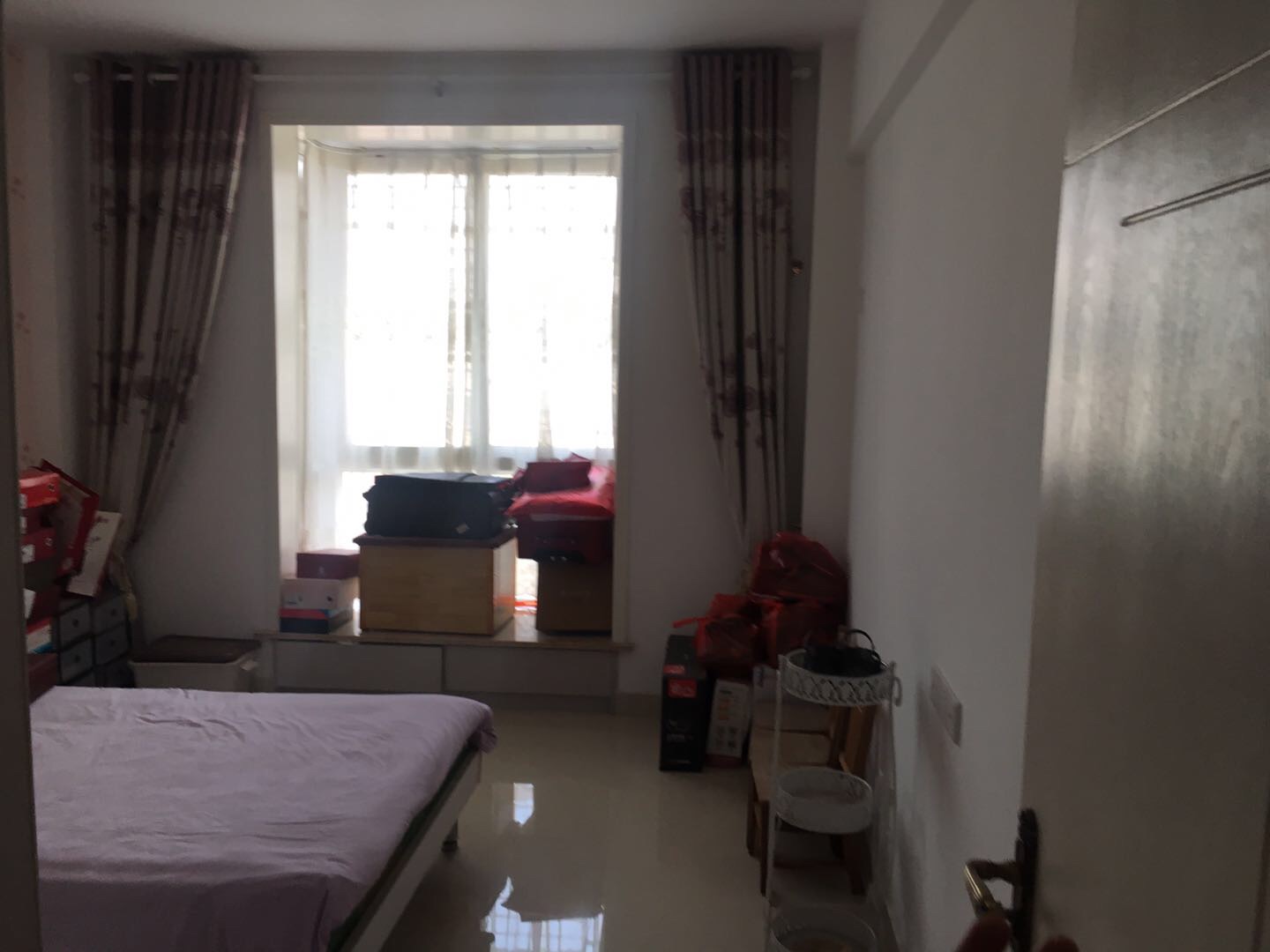 文苑花园  124.8㎡ 94.8万元