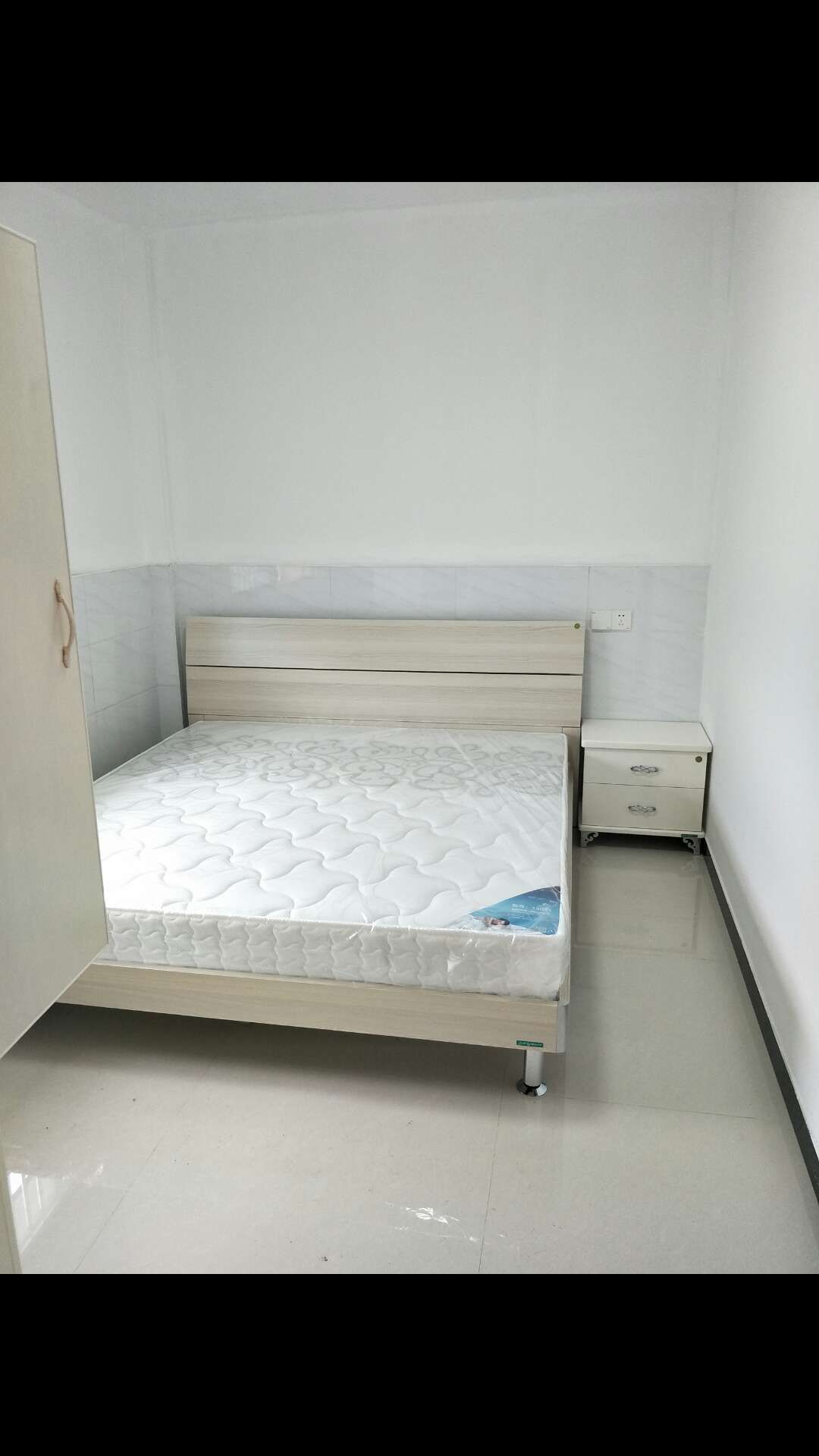 宏泰花园  75㎡ 1100元/月