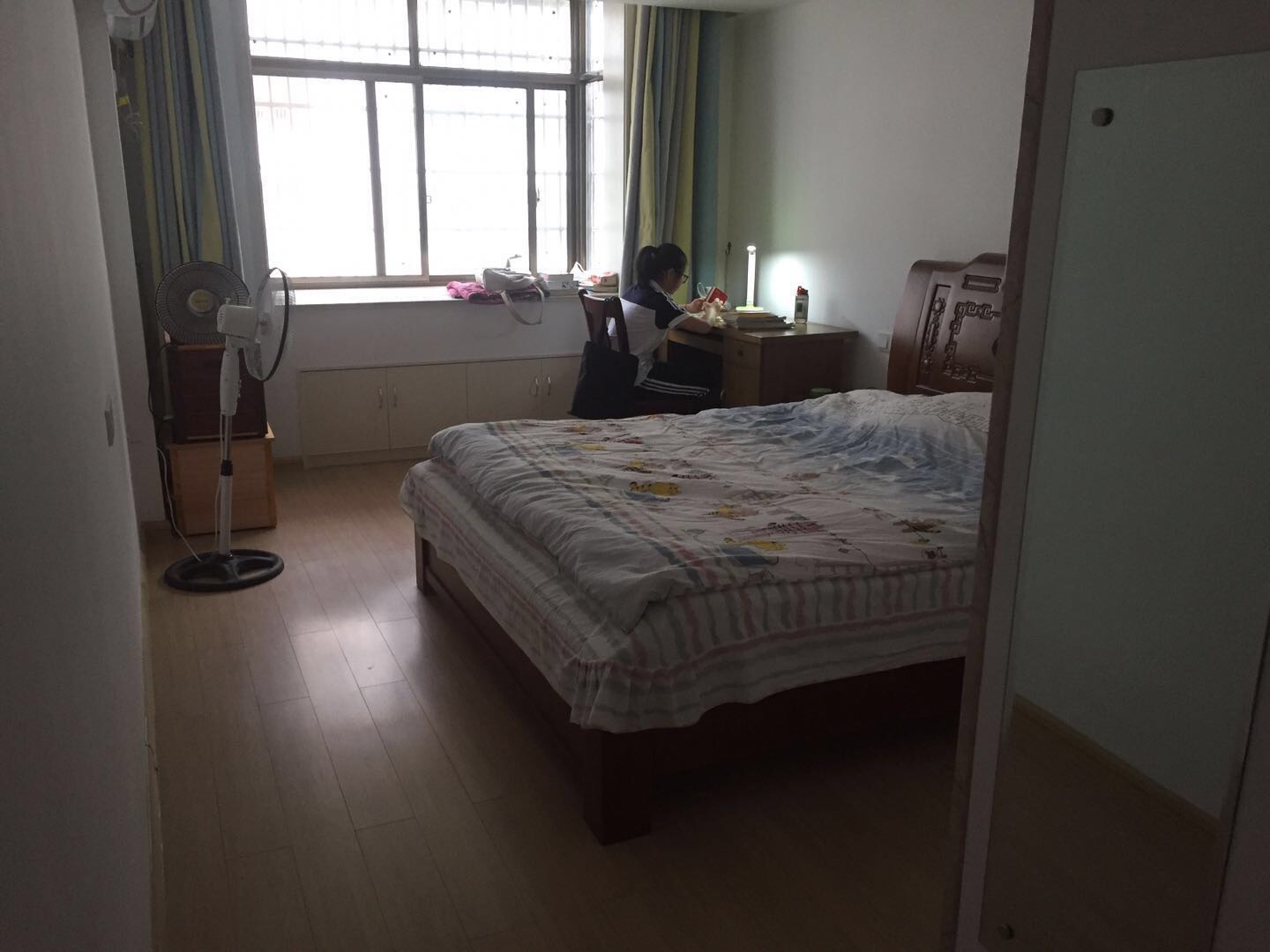 高坦小区  107㎡ 86万元