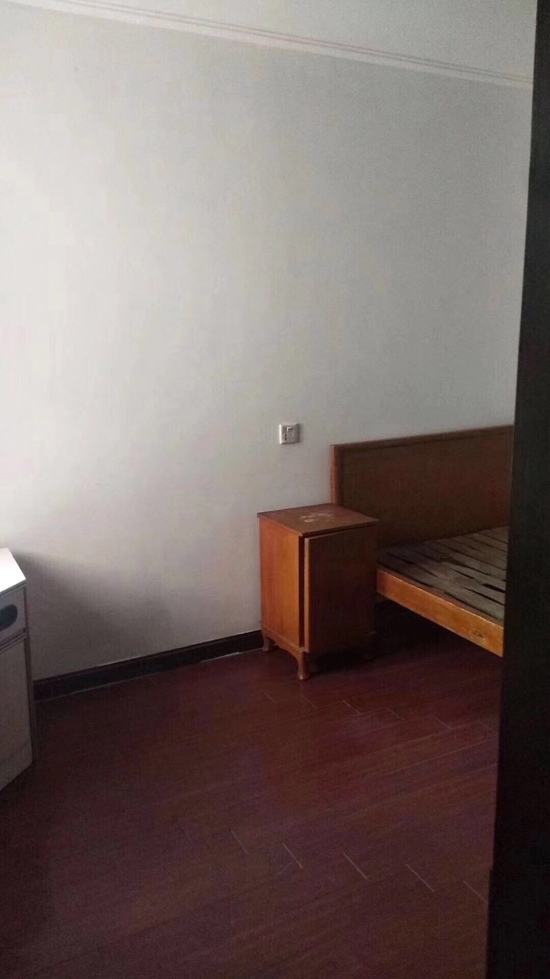 工会小区  101㎡ 76万元