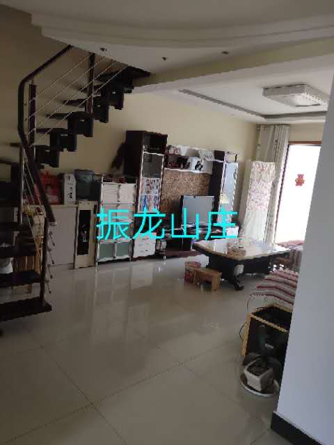 振龙山庄  127㎡ 95万元5 6楼精装一起卖