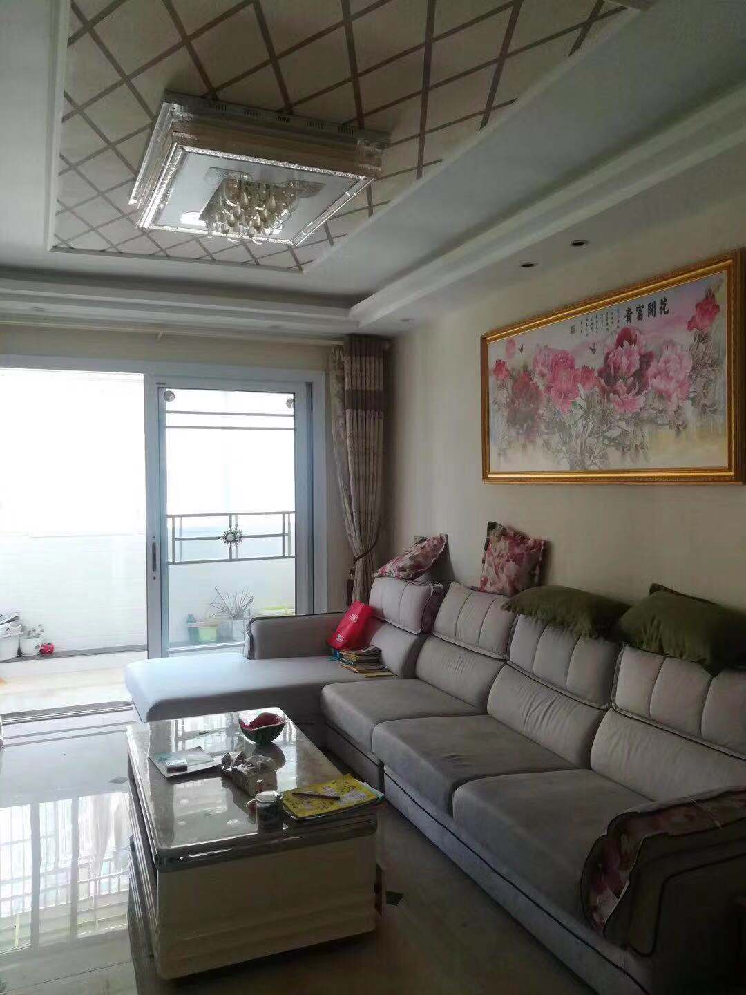 玉龙华府  119㎡ 111万元精装带杂物间