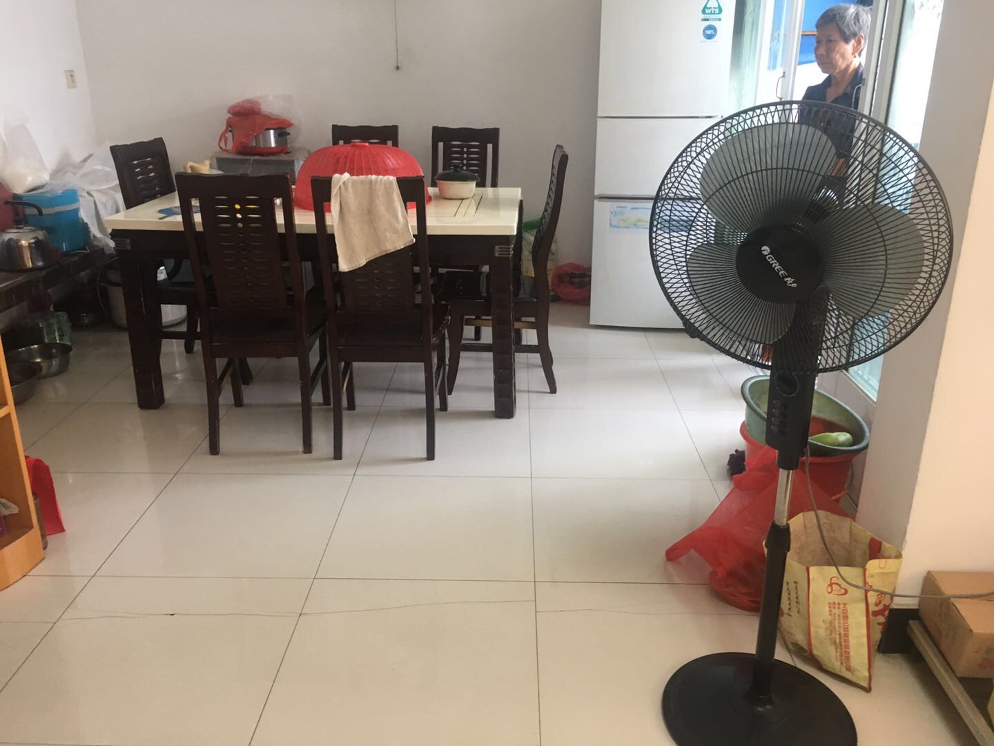 天龙新村  104㎡ 76.8万元带大车库