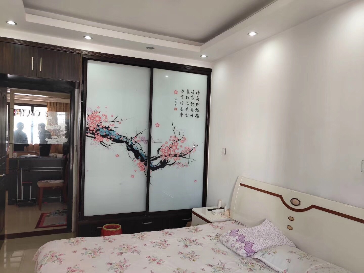   天泰花园精装3室两厅两卫学区房急售，让孩子赢在起跑线上！125平米带20平车库急售92.8万
