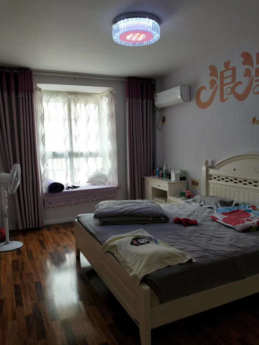 玉龙华府  128㎡精装带杂物间 111万元