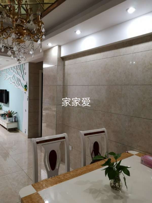 法华路  129㎡ 102万元