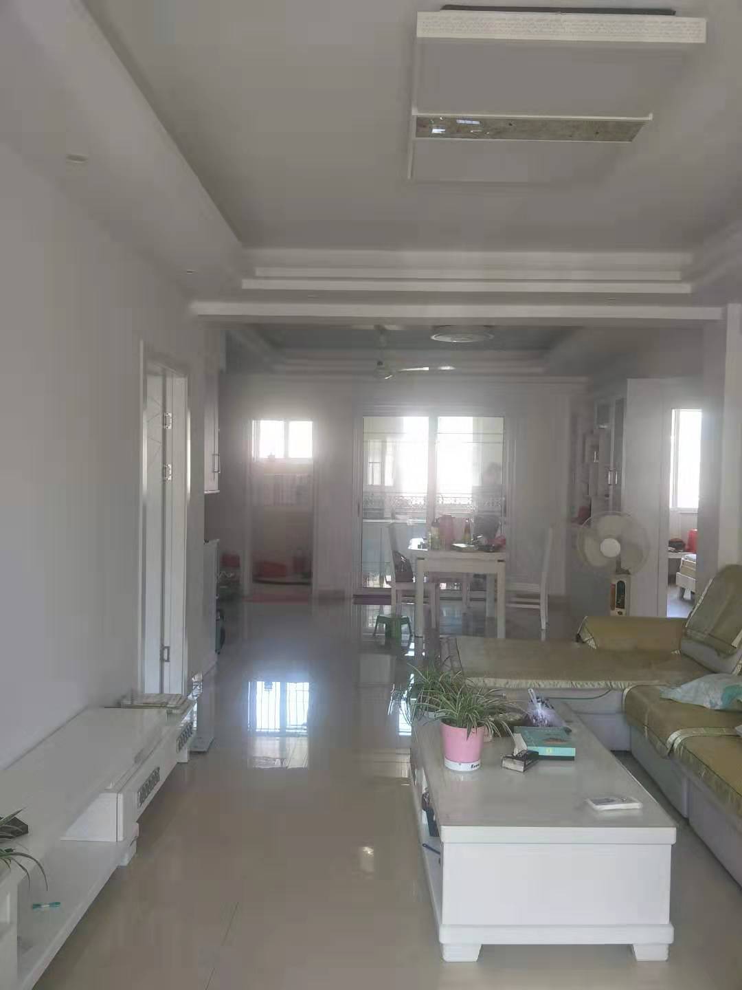 玉龙华府  119㎡ 98万元精装带杂物间