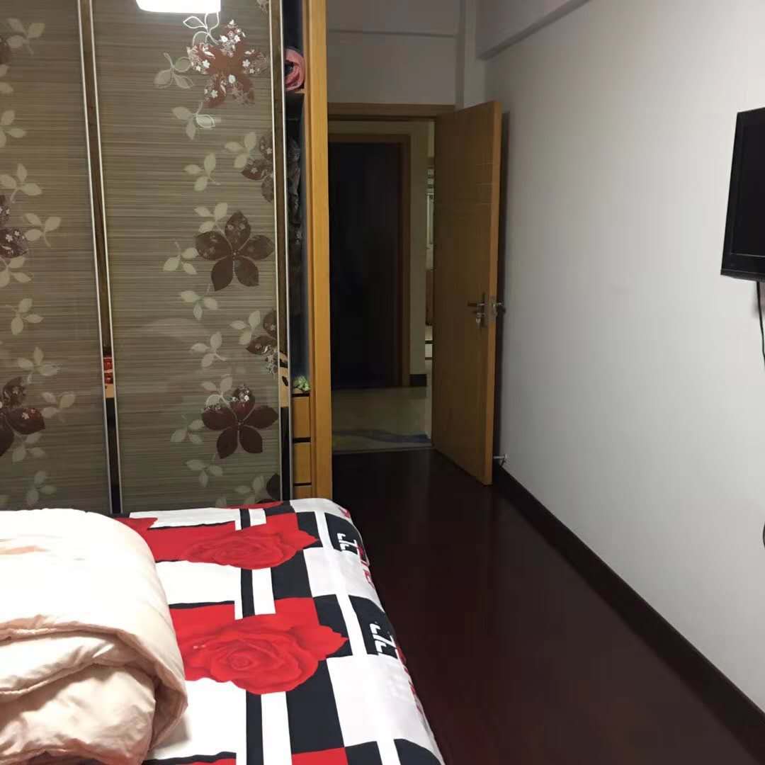 振龙山庄  139㎡ 精装带车库 112万元