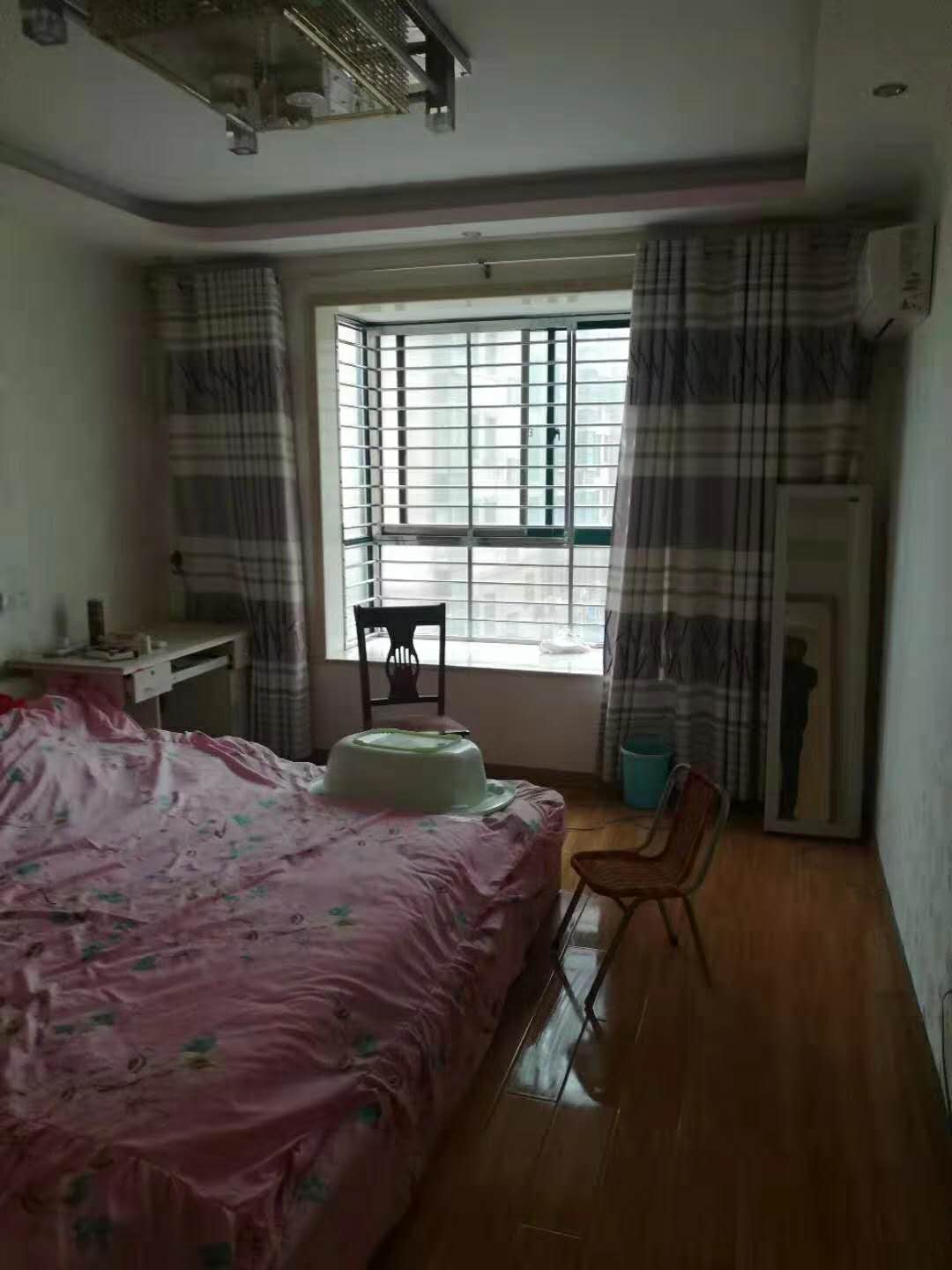 龙城庄园  135㎡ 112万元